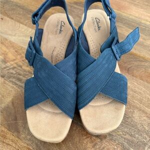 NWOB Clarks Women's Leather Cork Nerisa West Blue Comfort Sandals Size 9W